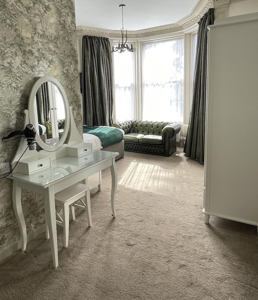 The Abbotsford Hotel Callander Bagian luar foto