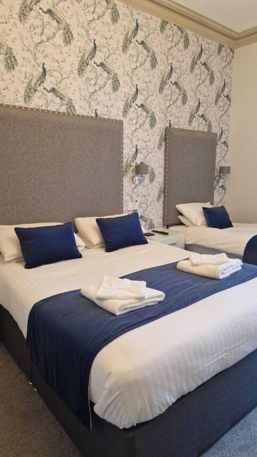 The Abbotsford Hotel Callander Ruang foto