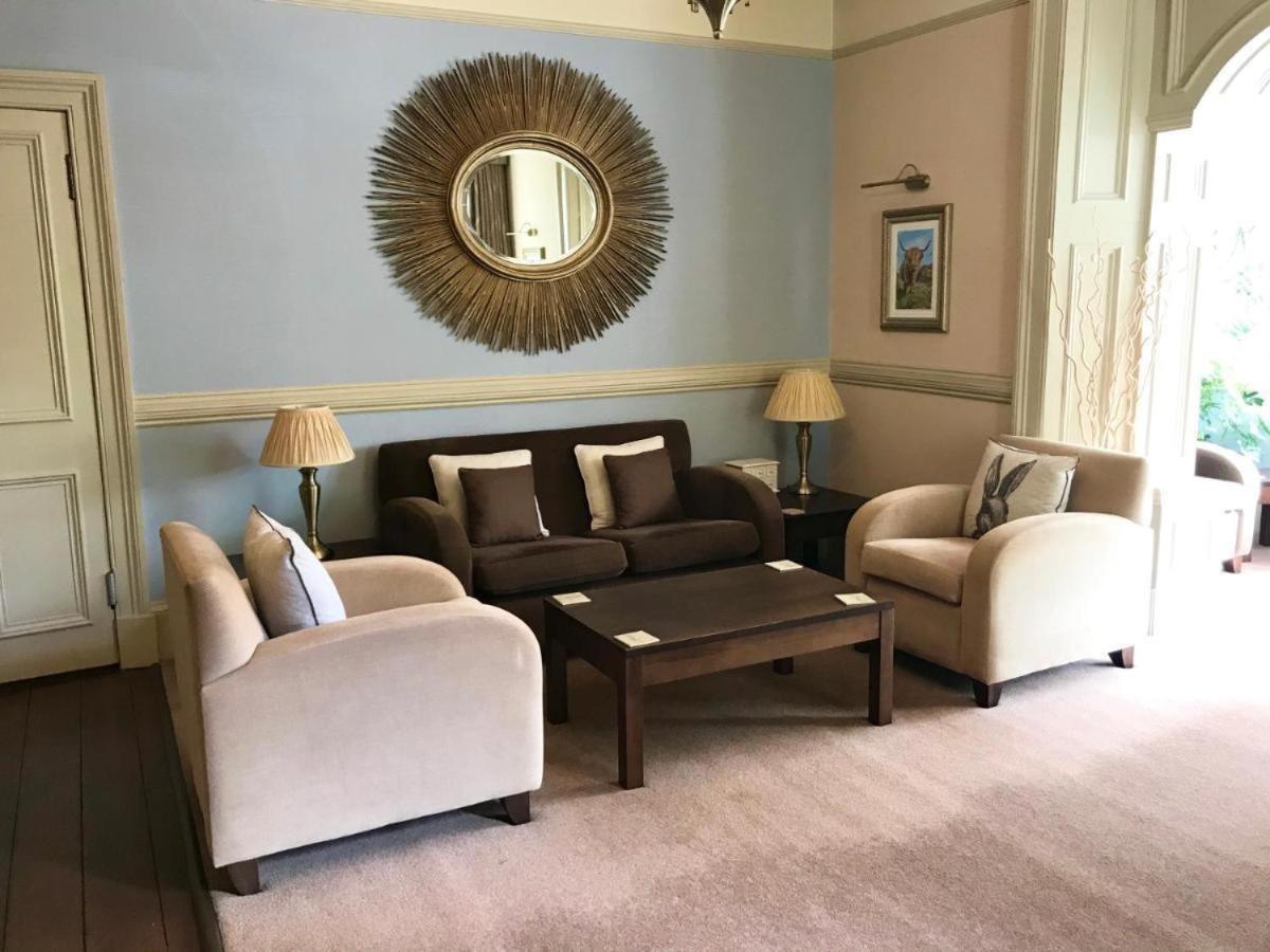 The Abbotsford Hotel Callander Bagian luar foto